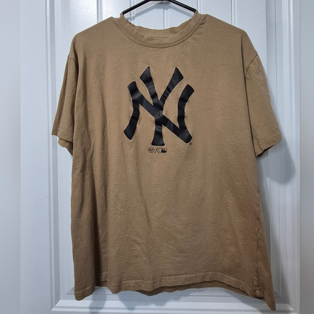 🏷Mens Khaki-colored '47 Brand New York Yankees T Shirt Size Large